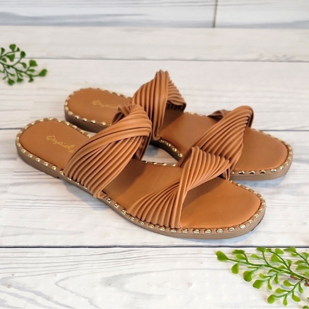 Qupid | Camel Brown Sandals with Criss-Cross Ribbed Straps and Gold Studs Size 8